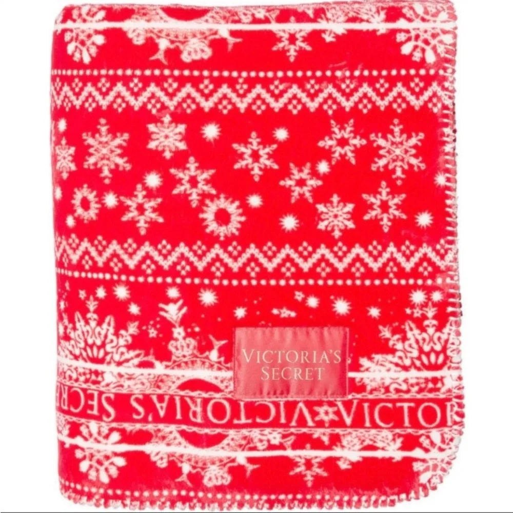 ❤️♥️💋NEW VICTORIA SECRET RED FAIR ISLE SNOWFLAKE ❄️ PLUSH FLEECE BLANKET